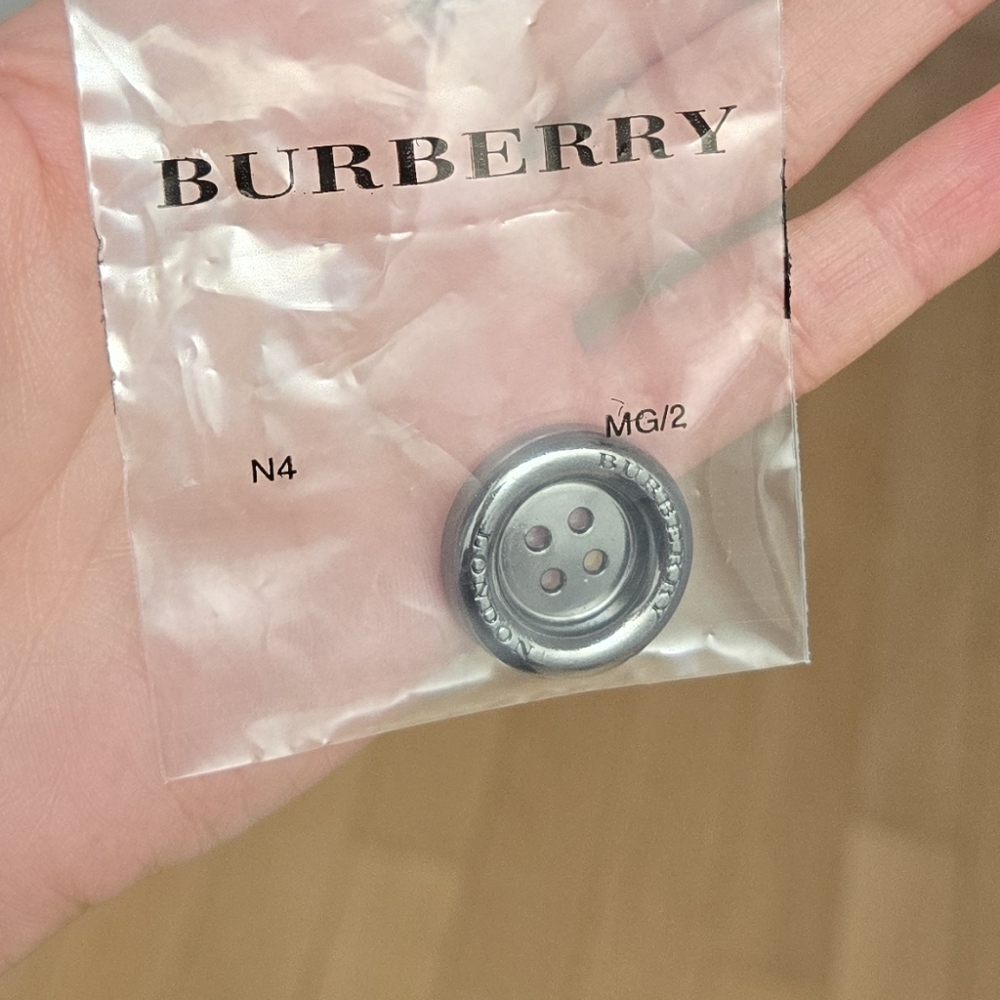 Burberry Jacket - Picture 17 of 17